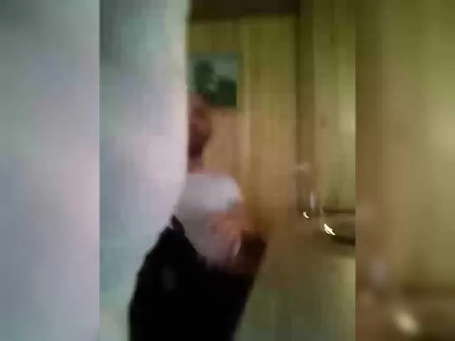 LoraDevine – webcam model profile photo Image 4