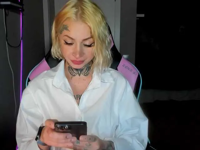 BELBIG – webcam model profile photo Image 8