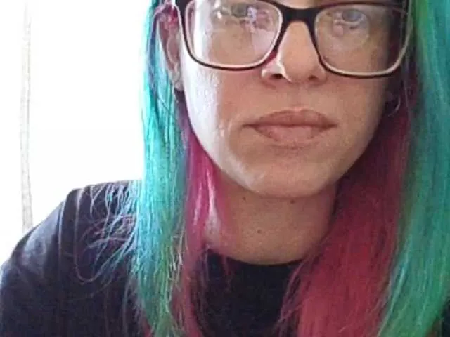 British_EmJess – webcam model profile photo Image 10