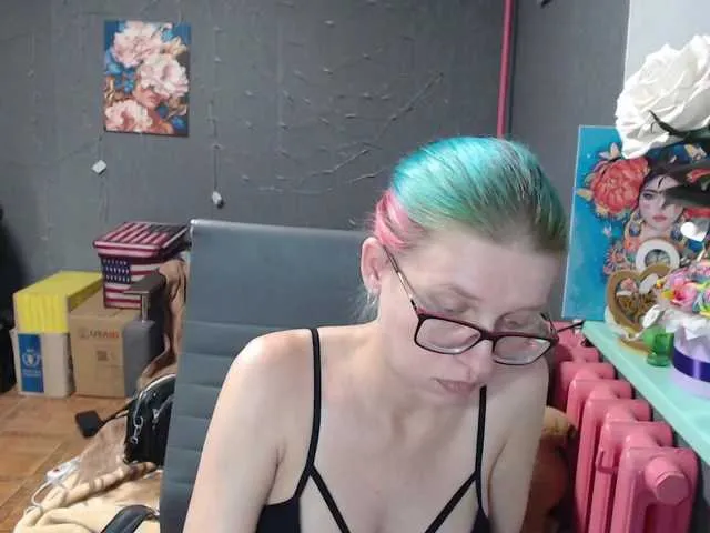 British_EmJess – webcam model profile photo Image 4