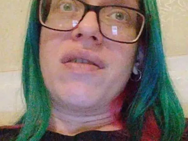 British_EmJess – webcam model profile photo Image 9