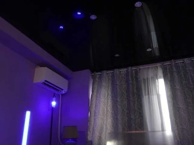 wildrossy – webcam model profile photo Image 15