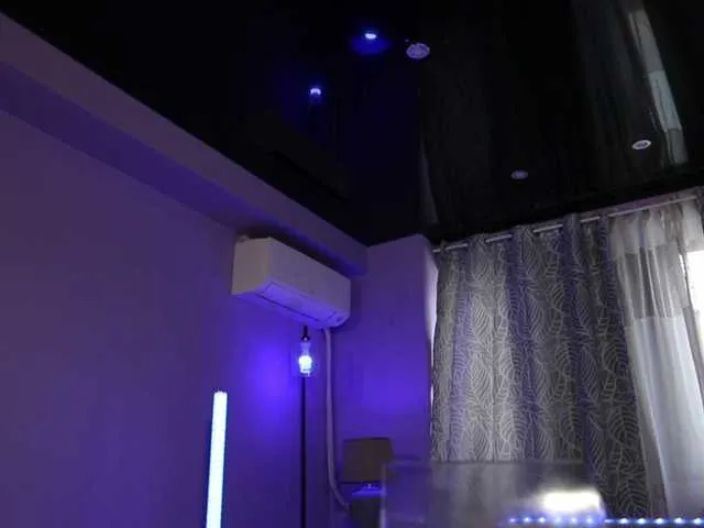 wildrossy – webcam model profile photo Image 17