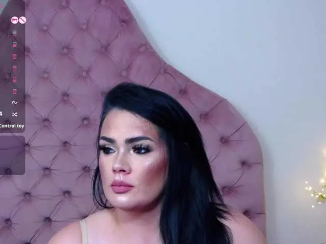 British_EmJess – webcam model profile photo Image 19