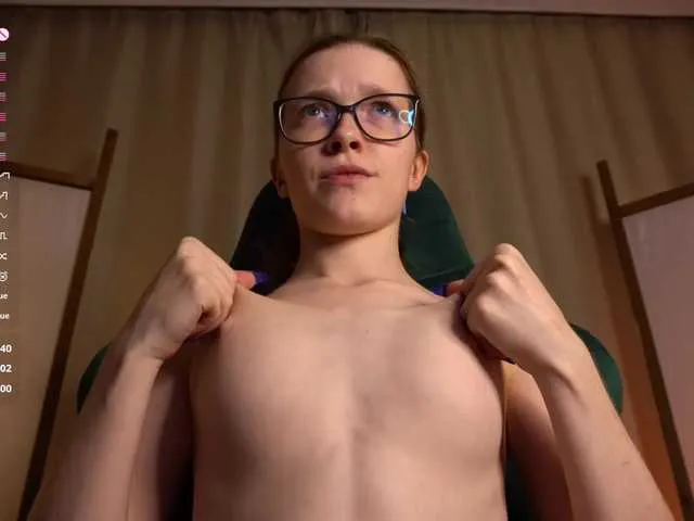 LoraDevine – webcam model profile photo Image 16