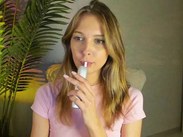 LoraDevine – webcam model profile photo Image 15