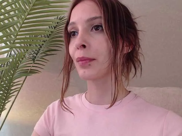 LoraDevine – webcam model profile photo Image 4