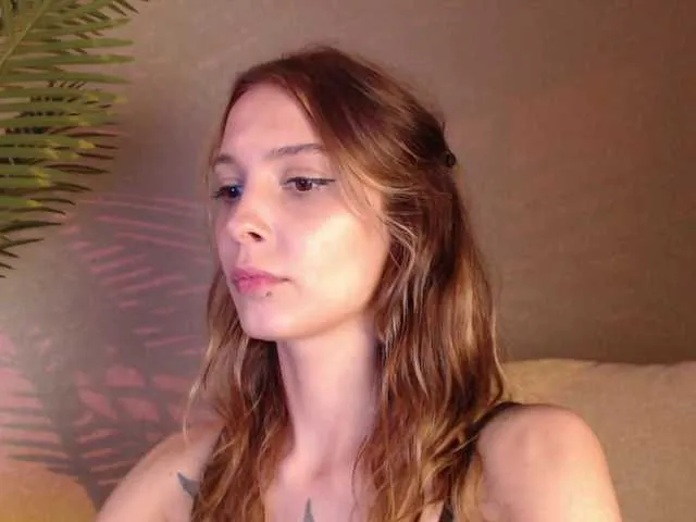 LoraDevine – webcam model profile photo Image 9