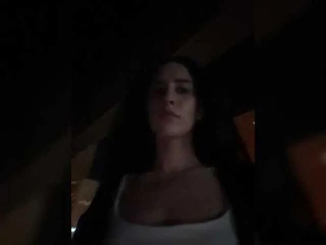 BlondeHott – webcam model profile photo Image 2