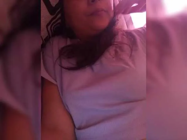 BlondeScarlettx – webcam model profile photo Image 12