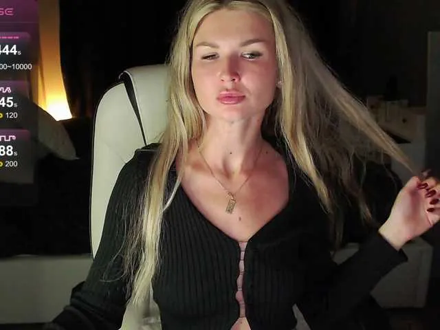 PolinaSexWife – webcam model profile photo Image 10