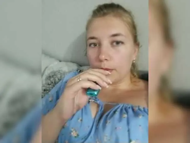 TenderLora – webcam model profile photo Image 2