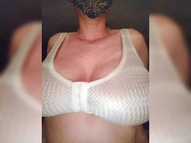 Sexycikas – webcam model profile photo Image 4