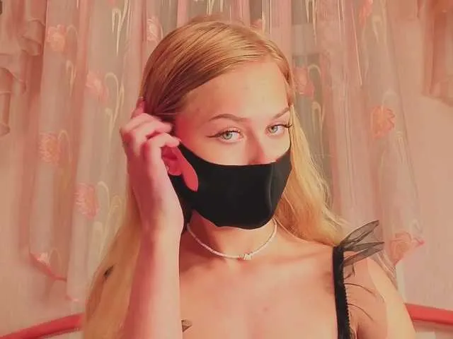 BlondeHott – webcam model profile photo Image 11