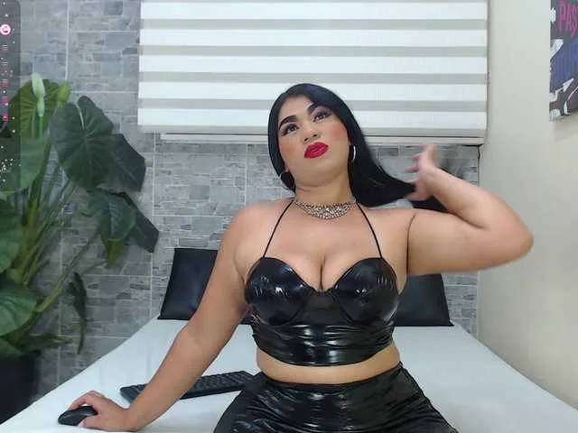 ReginaShine – webcam model profile photo Image 4