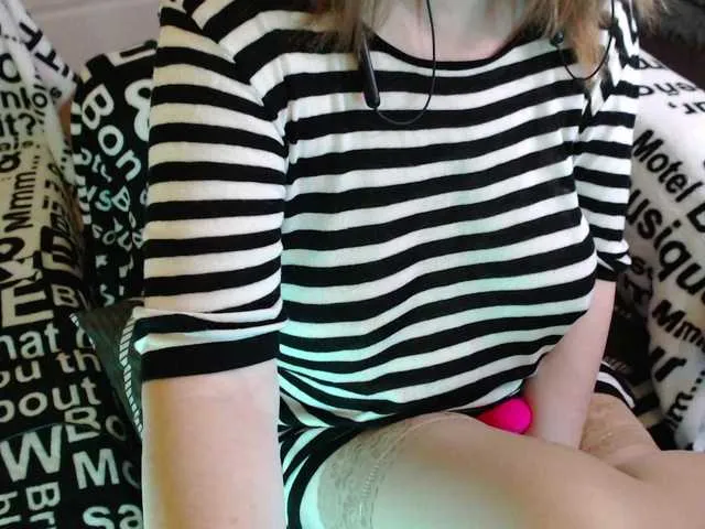 AvaRiccii – webcam model profile photo Image 13