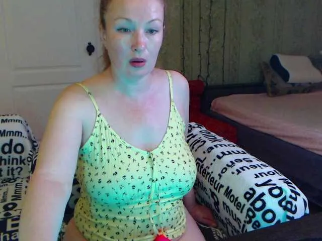 AvaRiccii – webcam model profile photo Image 2