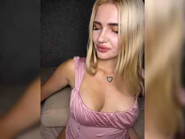 Julia93cherry – webcam model profile photo Image 14