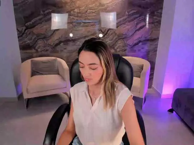 SusyBlair – webcam model profile photo Image 15