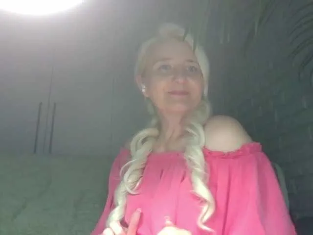 roouse – webcam model profile photo Image 13