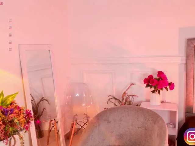 British_EmJess – webcam model profile photo Image 17