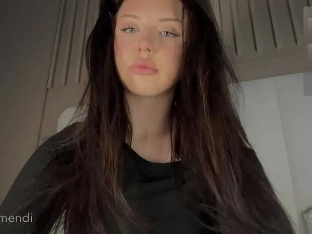 blondalina – webcam model profile photo Image 9