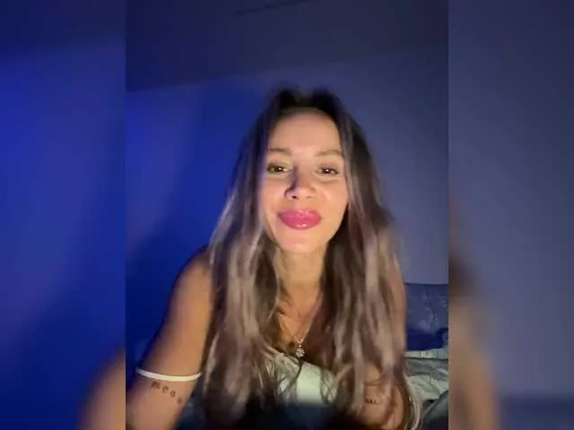 AureliyXXX – webcam model profile photo Image 16