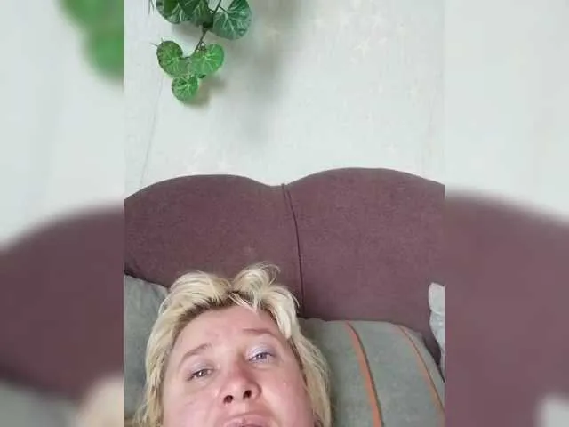 SelennaMoon – webcam model profile photo Image 8