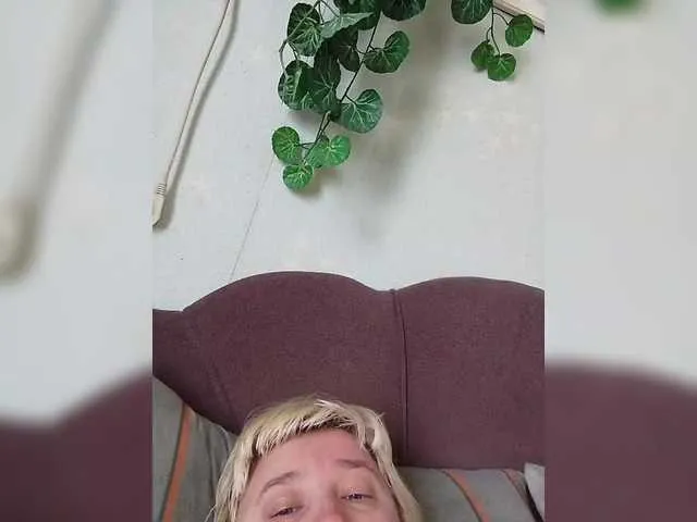 SelennaMoon – webcam model profile photo Image 9