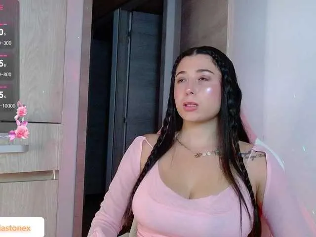 Nataly_Blonde – webcam model profile photo Image 10