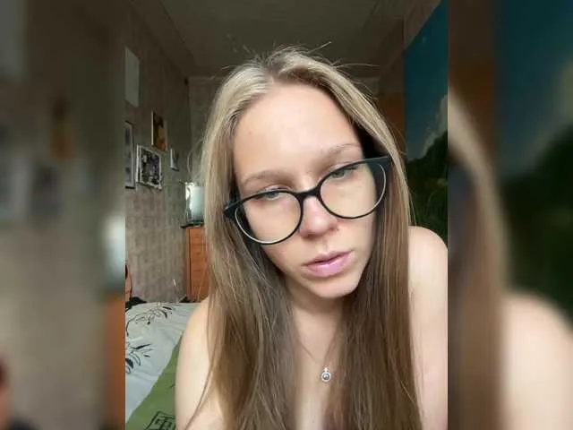 ELENA-XXX – webcam model profile photo Image 6