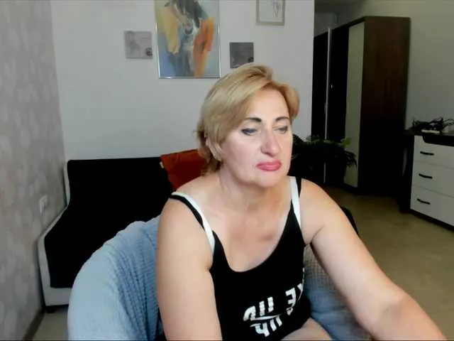 British_EmJess – webcam model profile photo Image 4