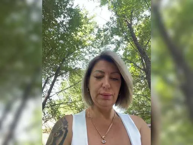 bunny_blonde – webcam model profile photo Image 5