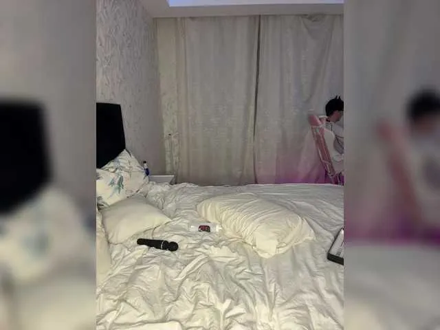 British_EmJess – webcam model profile photo Image 13