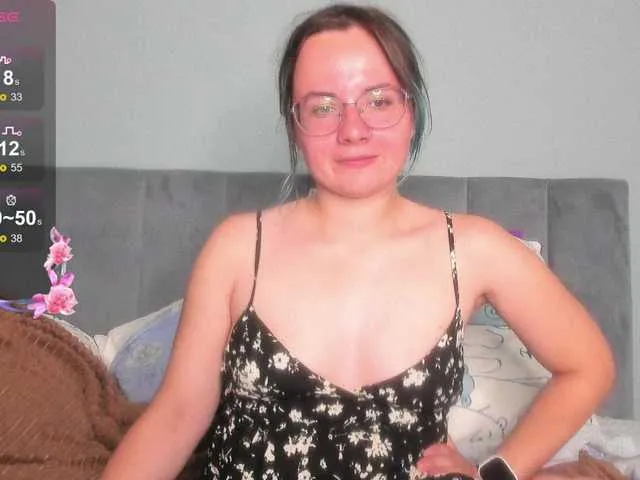 PrettyKatea – webcam model profile photo Image 4