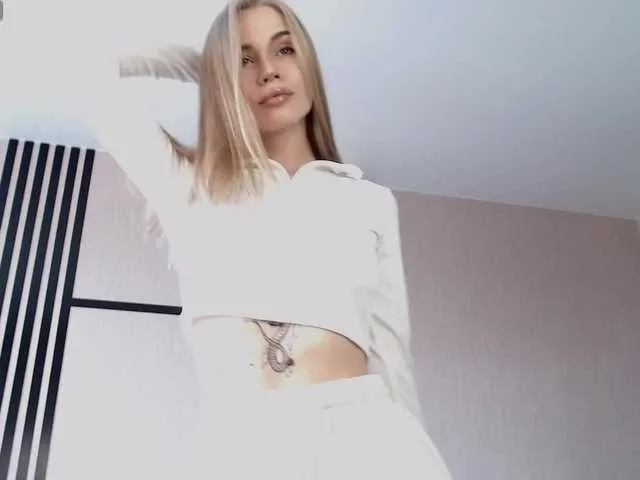 SusyBlair – webcam model profile photo Image 4