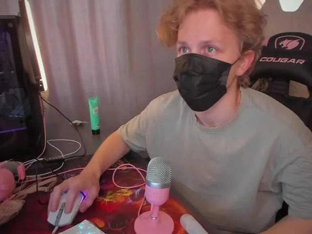 _Alicee_1 – webcam model profile photo Image 14