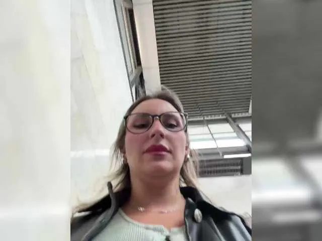 yourXgirl- – webcam model profile photo Image 2