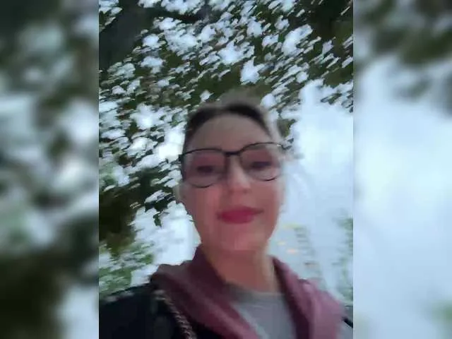 yourXgirl- – webcam model profile photo Image 4