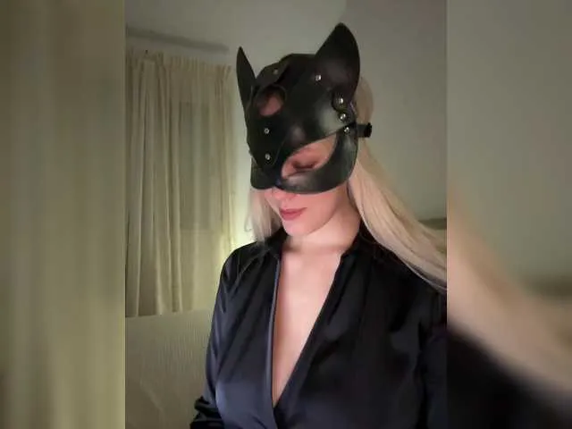 KateDivineUK – webcam model profile photo Image 7