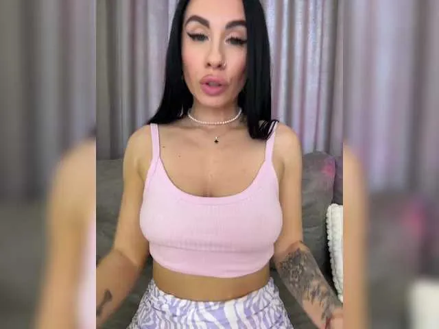 LoraDevine – webcam model profile photo Image 15