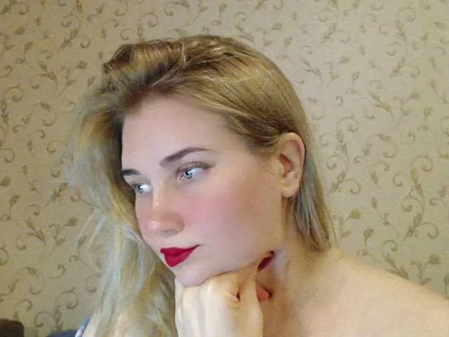 heanvenlyblonde – webcam model profile photo Image 10