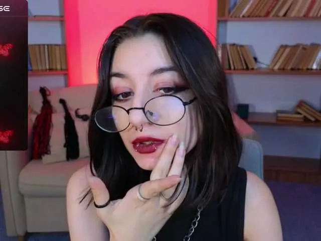 SelennaMoon – webcam model profile photo Image 3