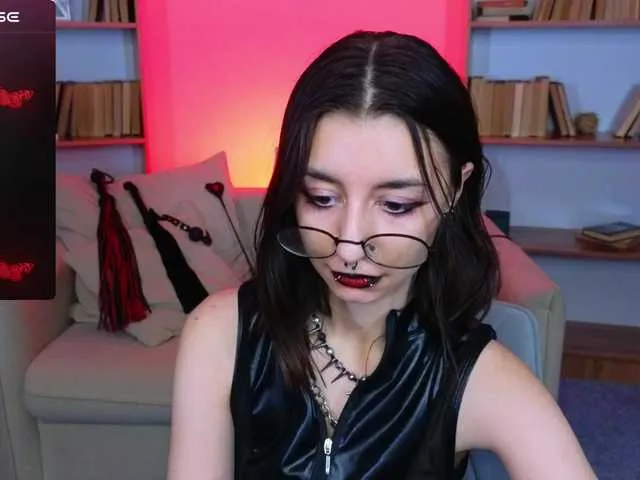 SelennaMoon – webcam model profile photo Image 7