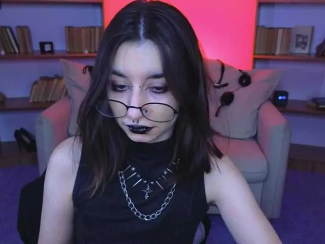 SelennaMoon – webcam model profile photo Image 9