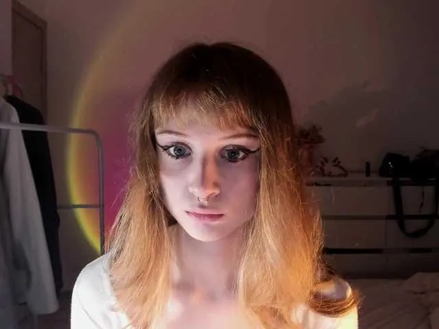 blondeambitionnn – webcam model profile photo Image 11