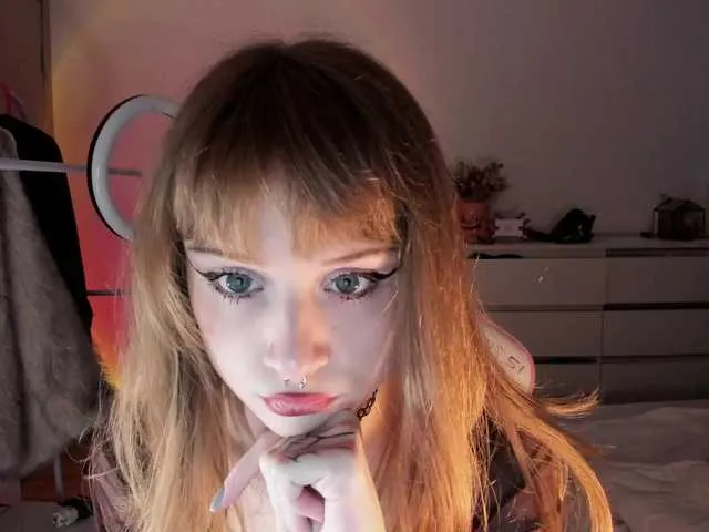 blondeambitionnn – webcam model profile photo Image 14