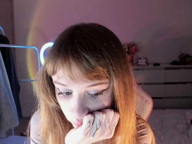 blondeambitionnn – webcam model profile photo Image 9