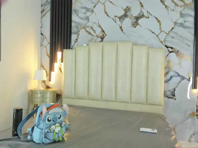 molochnaya000 – webcam model profile photo Image 13