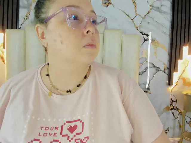 molochnaya000 – webcam model profile photo Image 18